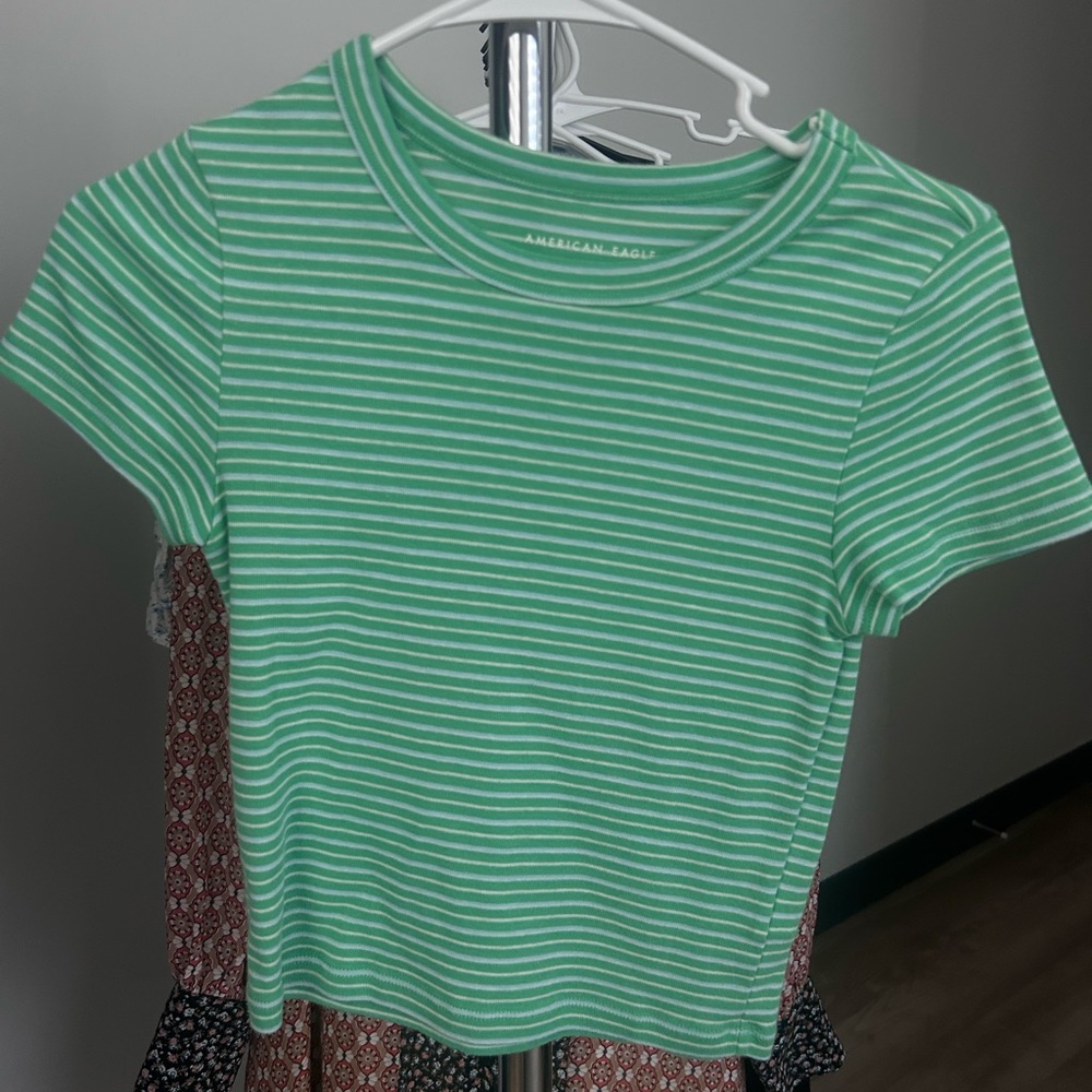 AMERICAN EAGLE BABY TEE BUNDLE
SIZE SMALL
